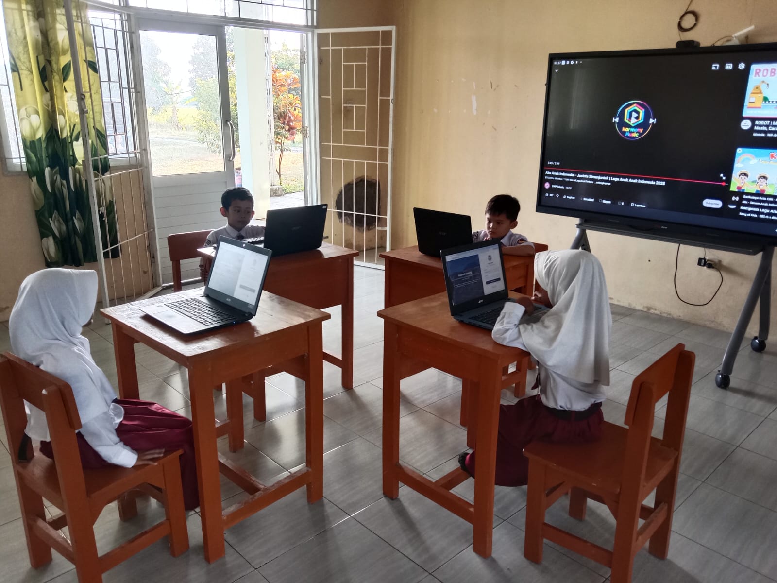 Ujian Berbasis CBT (Computer Based Test)